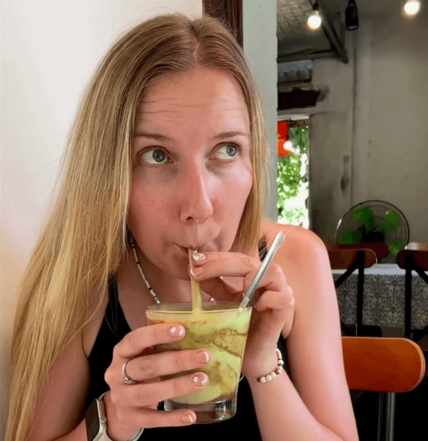 Avocado coffee: A new drink that captivates foreign visitors in Vietnam